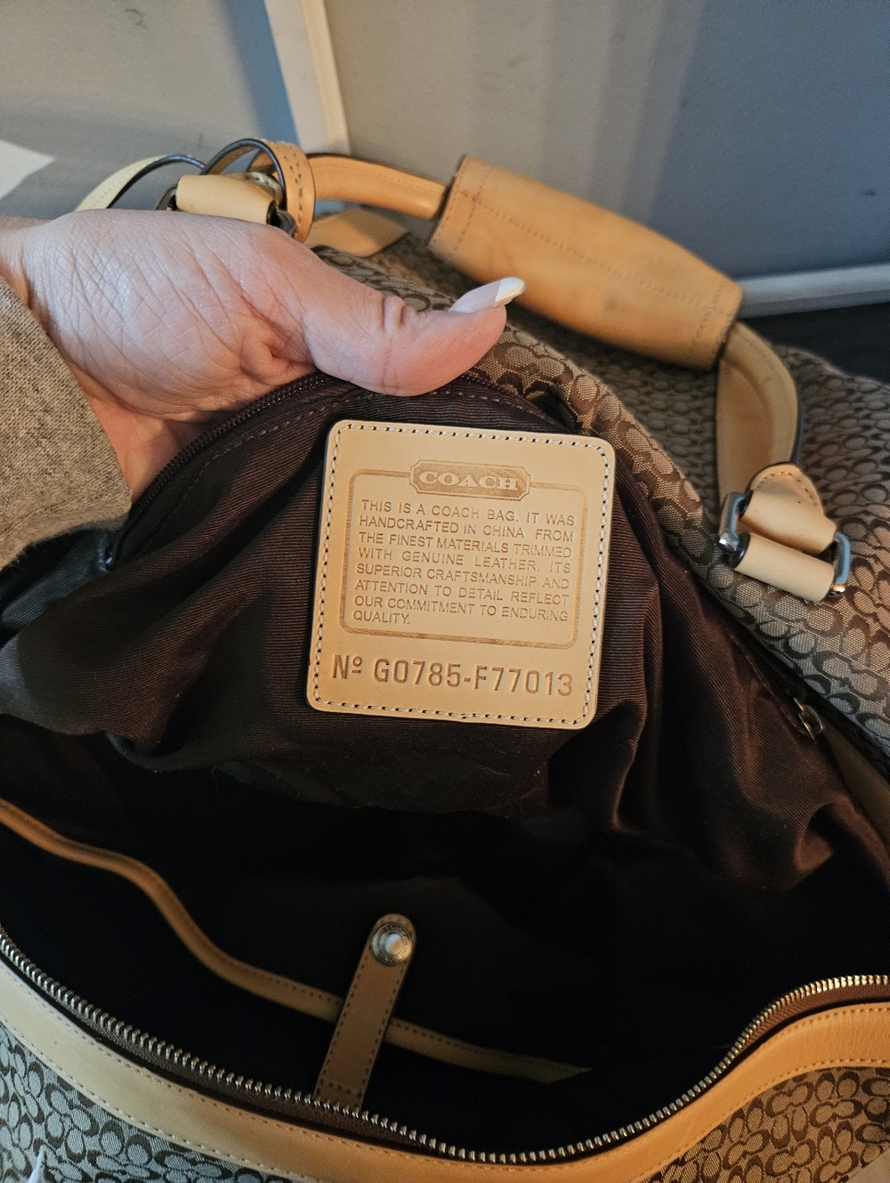 Coach Tan Signature Canvas Weekender Bag - Picture 4 of 13